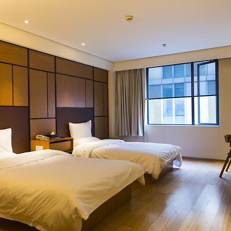 Ji Hotel Shanghai Kangqiao Xiupu Road Exteriör bild