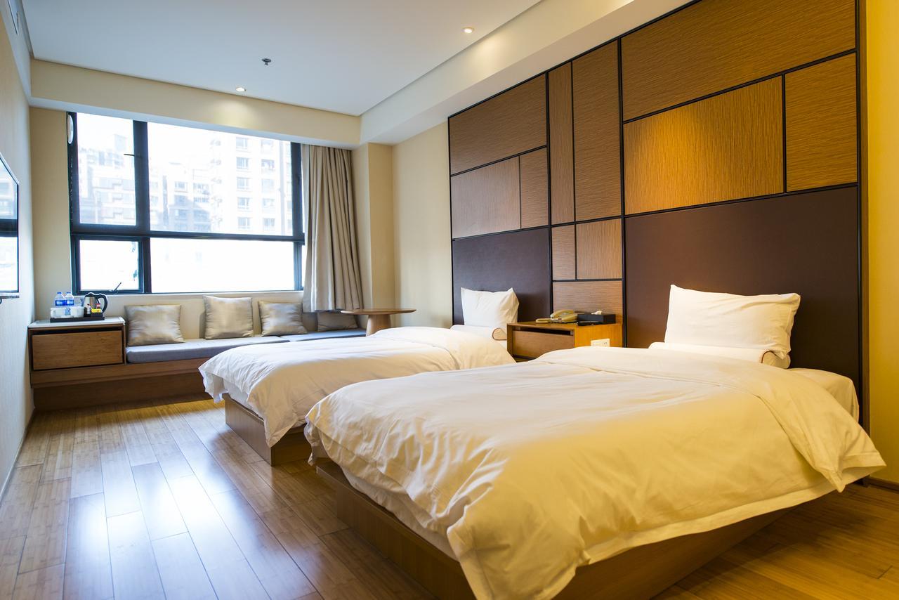 Ji Hotel Shanghai Kangqiao Xiupu Road Exteriör bild