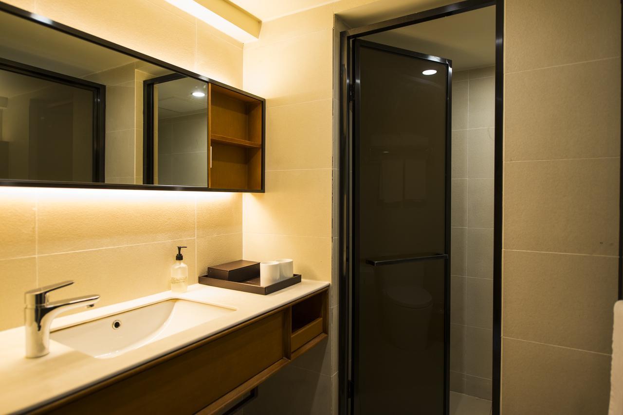 Ji Hotel Shanghai Kangqiao Xiupu Road Exteriör bild