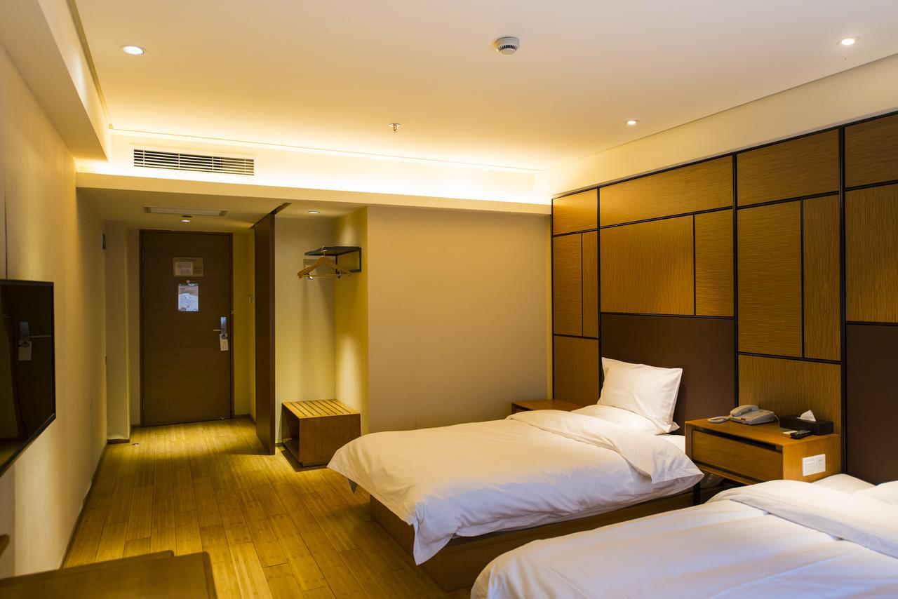 Ji Hotel Shanghai Kangqiao Xiupu Road Exteriör bild