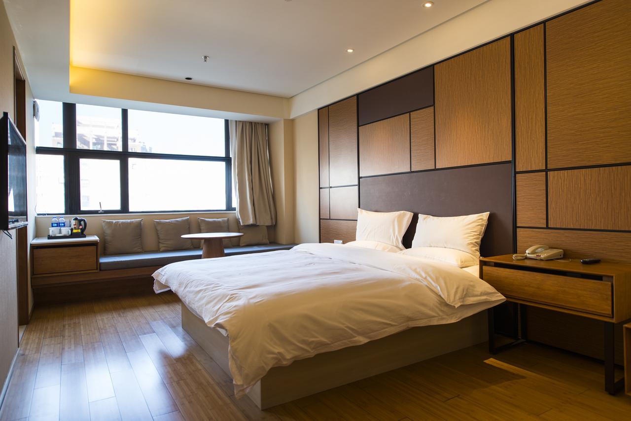 Ji Hotel Shanghai Kangqiao Xiupu Road Exteriör bild